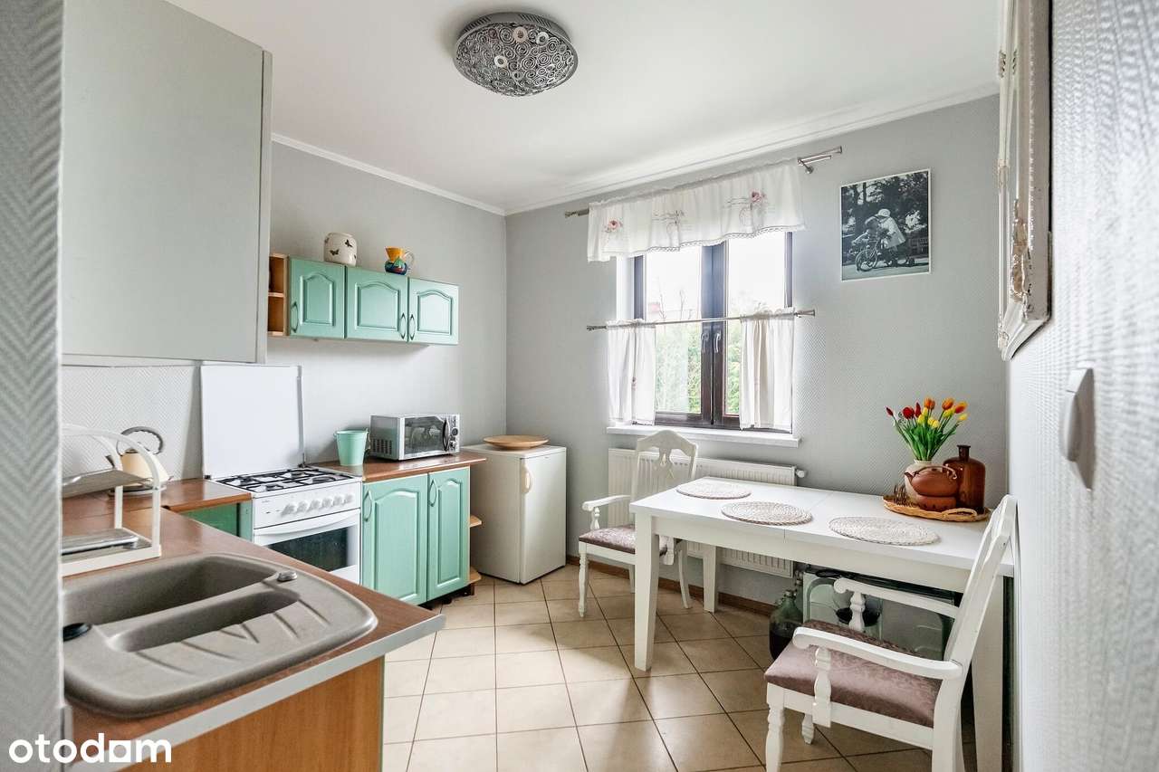 Wprowadź się od razu – dom z klimatem i dużą działką-12