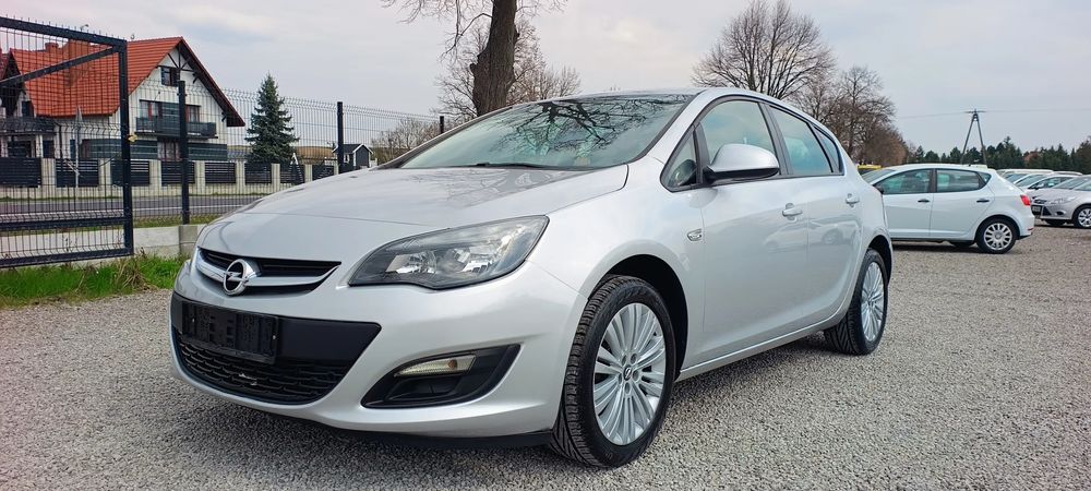 Opel Astra J 1.6 Style 2013