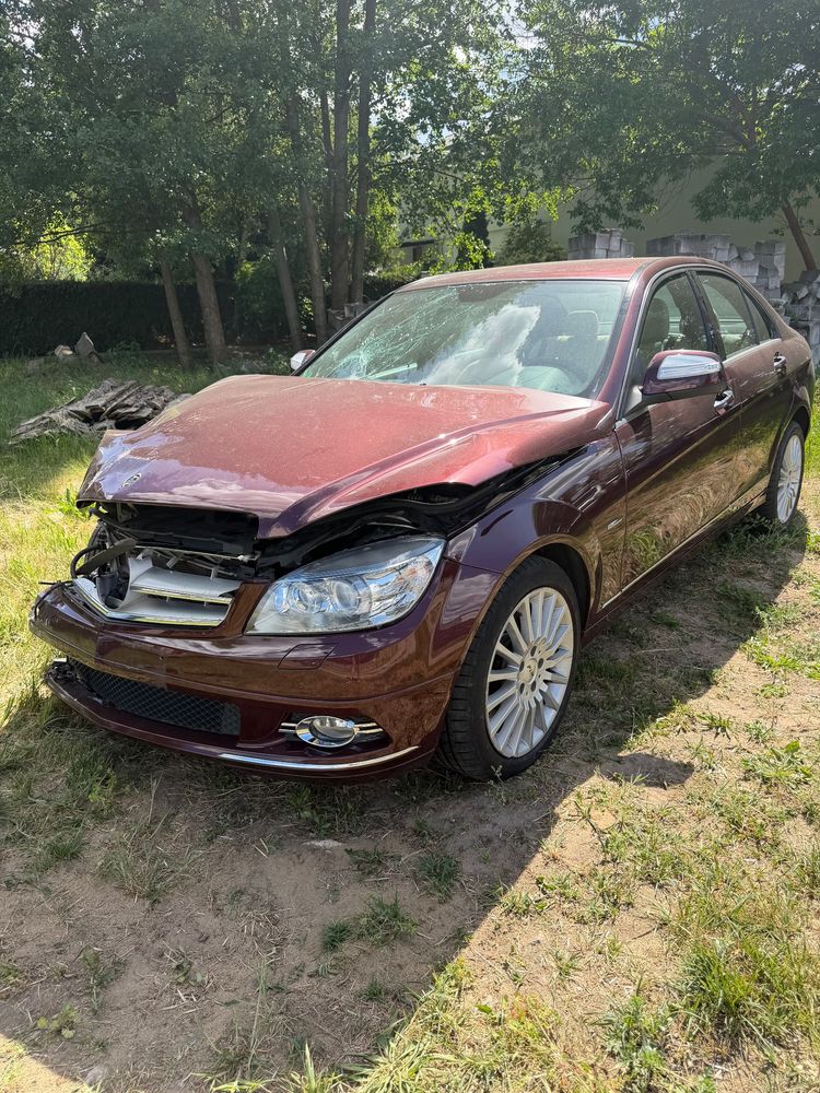 Mercedes-Benz C W204 300 CDI DPF 4Matic (BlueEFFICIENCY) 7G-TRONIC Avantgarde 2008