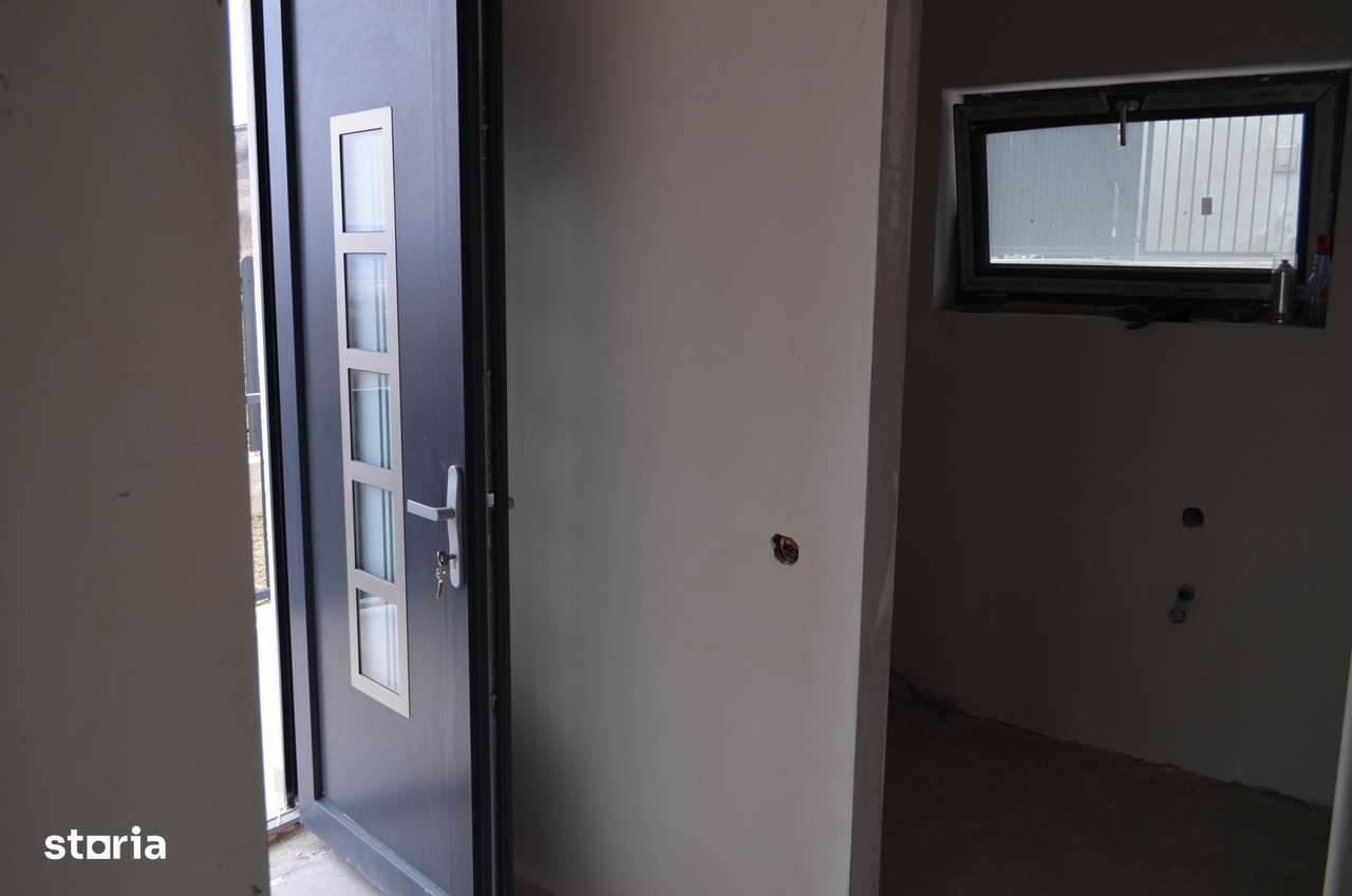 Casa cuplata (duplex) cu vedere panoramica in Dezmir-11