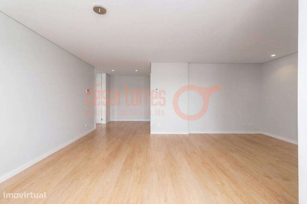 Apartamento T3 Miramar-13