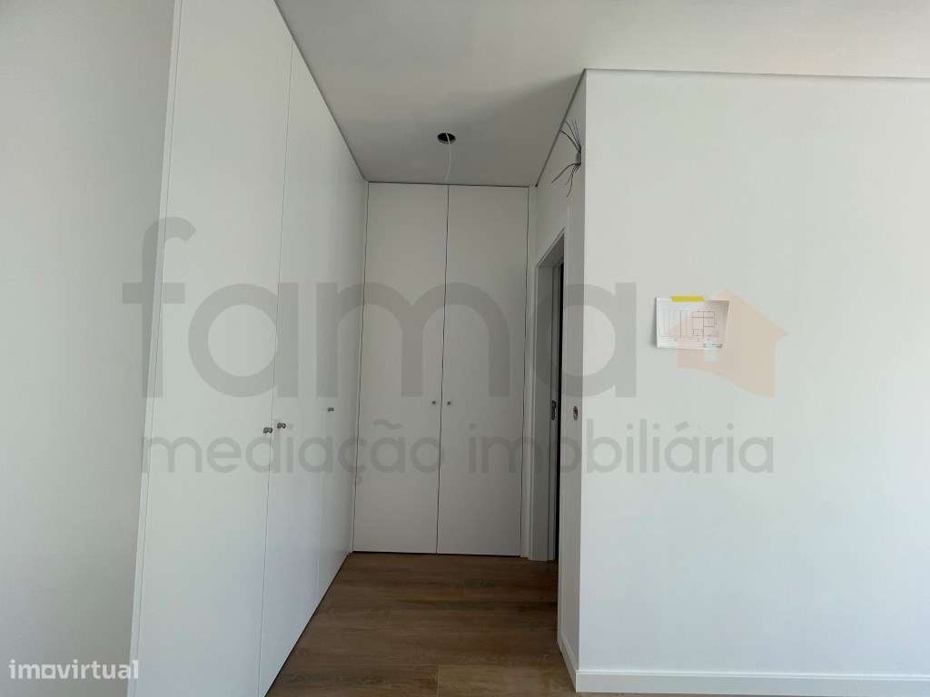 Moradia T3 com jardim e piscina em zona residencial tranquila-28