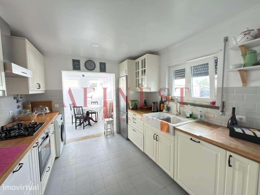 Moradia T4 com Jardim e Garagem no Murtal - Excelente Potencial | S... - Grande imagem: 4/24