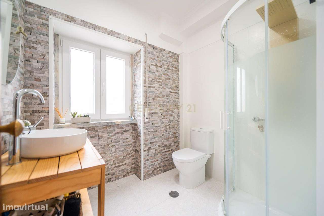 Propriedade com duas moradias geminadas-7