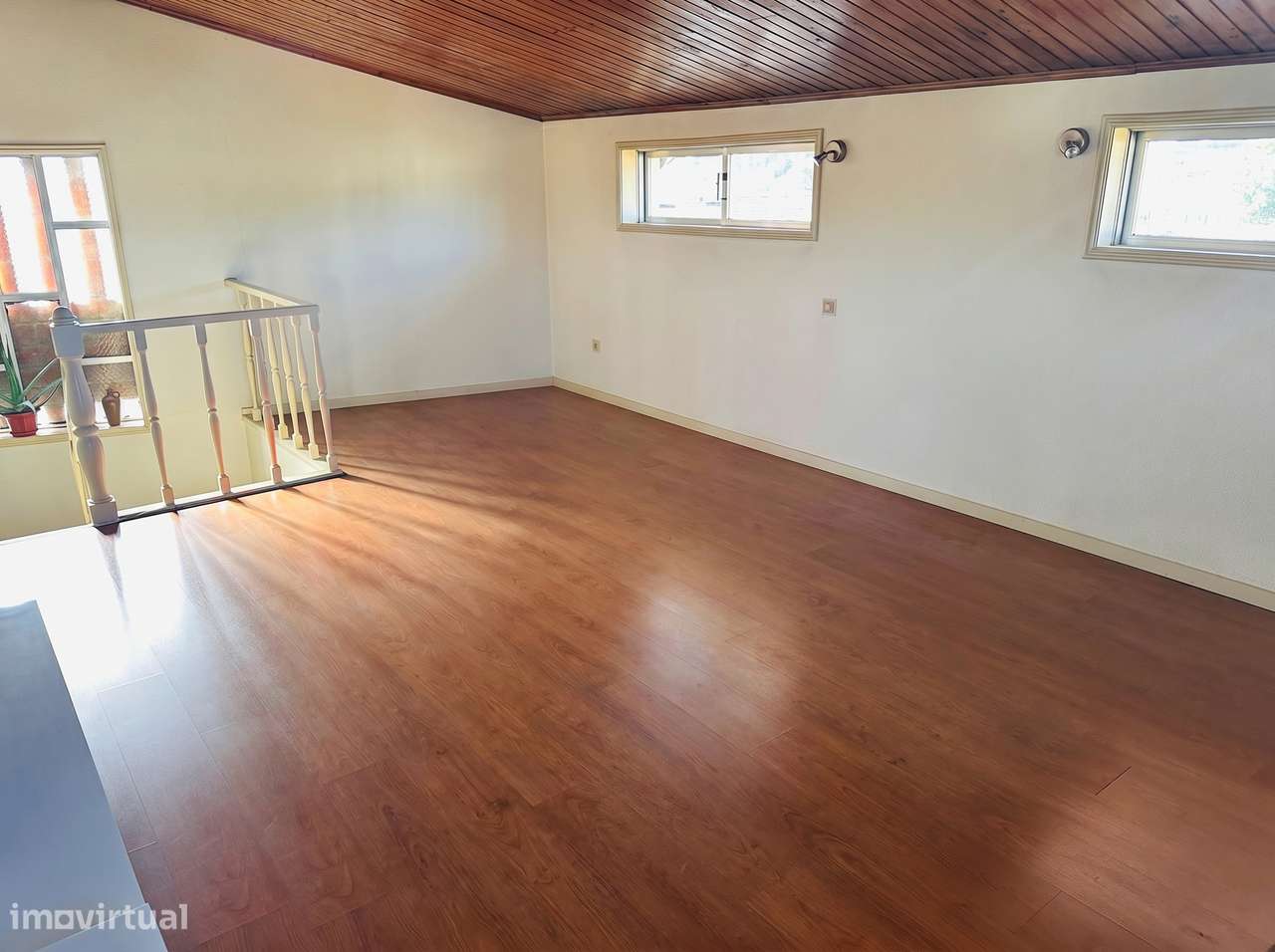Espaçoso T2+1, mais sótão e lugar garagem no coração de Valongo-16