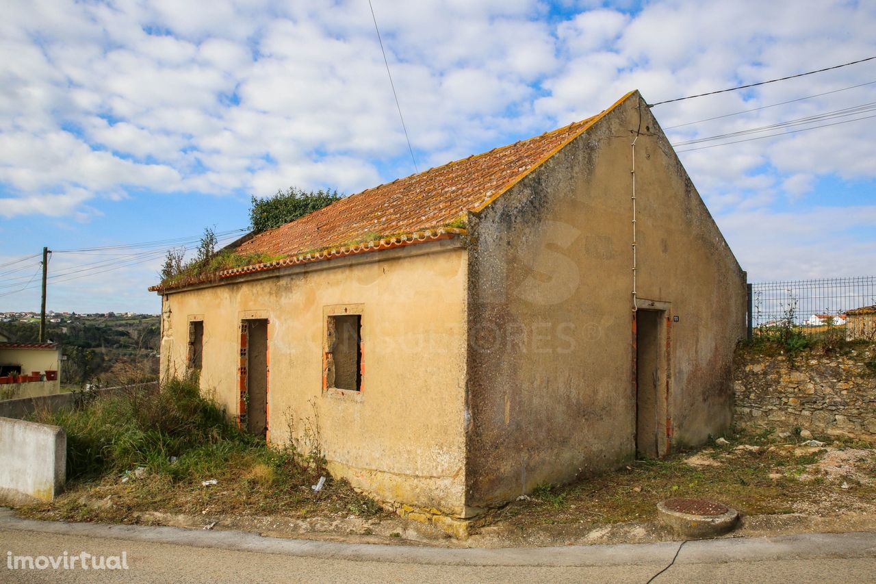 Moradia T1 Gavinheira - Alenquer, para remodelar