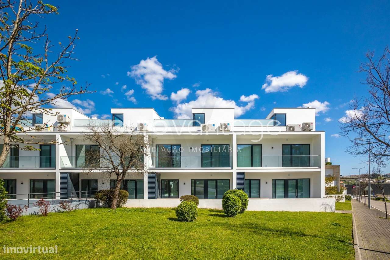 Moradia T3+1/Nova/Santa-Clara/Leiria - Grande imagem: 2/60