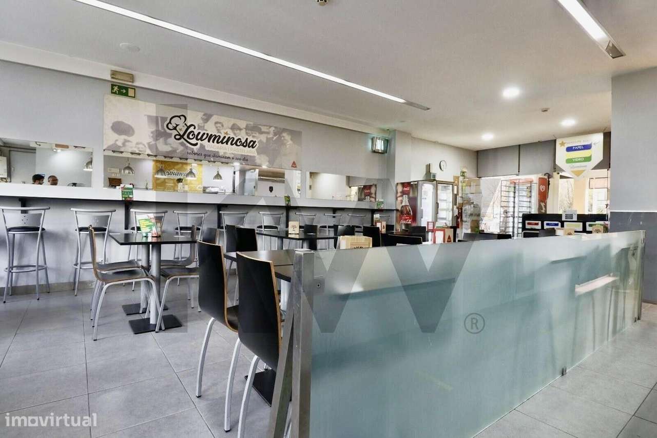 Trespasse de Padaria / Pastelaria no Centro de São João da Madeira-2