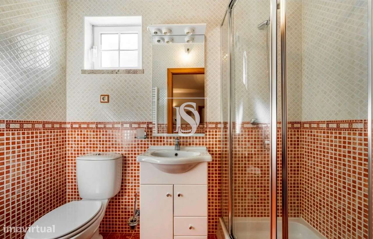 Moradia Independente T6 com 6 suítes e Piscina-26