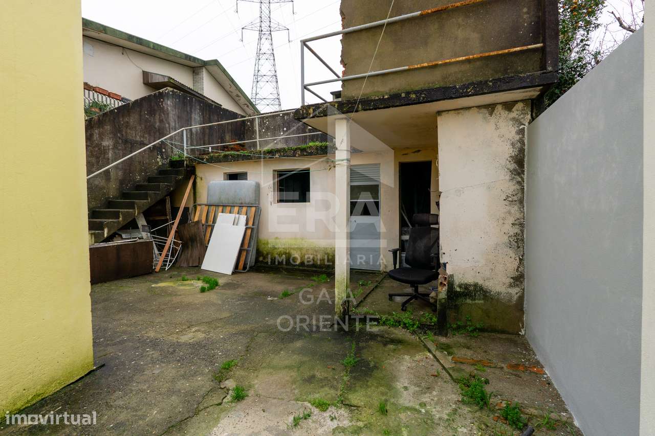 Moradia Isolada T5 com Terreno na N1-25