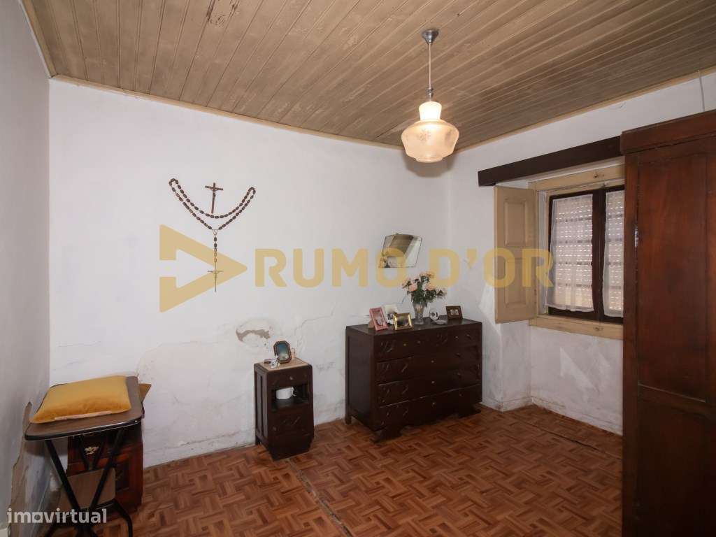 2 Moradias T3 para Recuperar em Penafirme da Ventosa, Alenquer-7