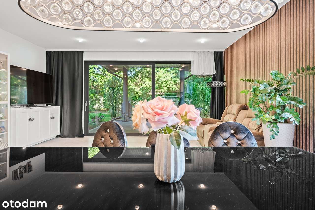 Komfortowy dom z zjawiskową działką świetnie skomunikowany-17