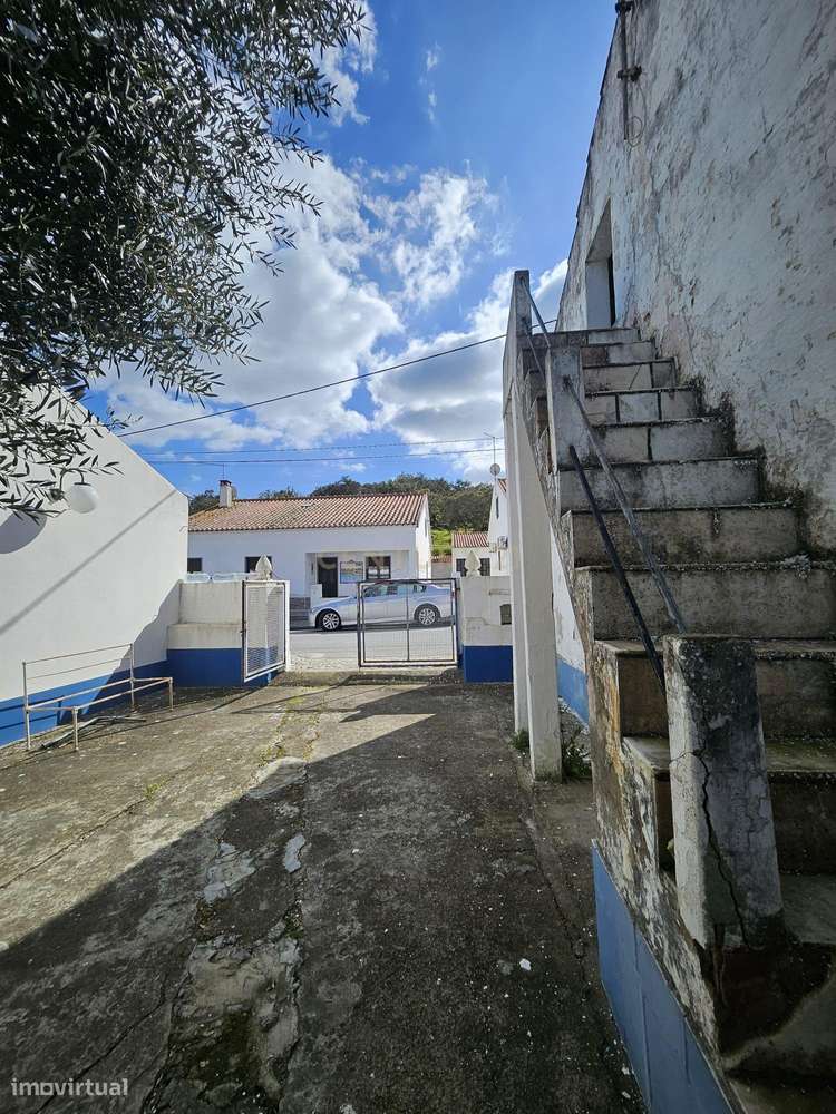 Moradia T2 + 1 com Quintal, Garagem e Anexo Sabugueiro, Arraiolos-19