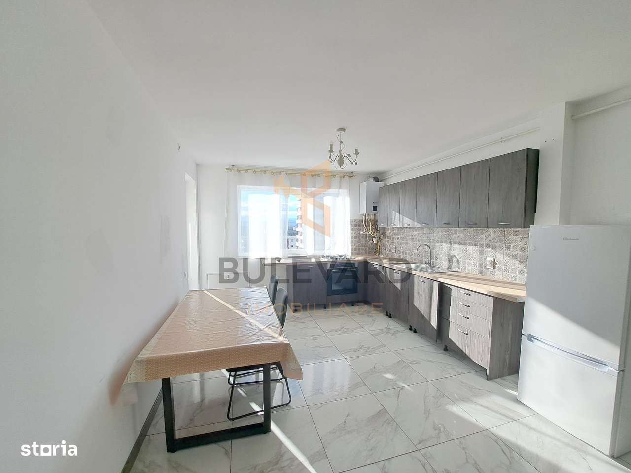 Apartament 3 camere, 2 bai, parcare, zona Metro! - Imagine principală: 4/13