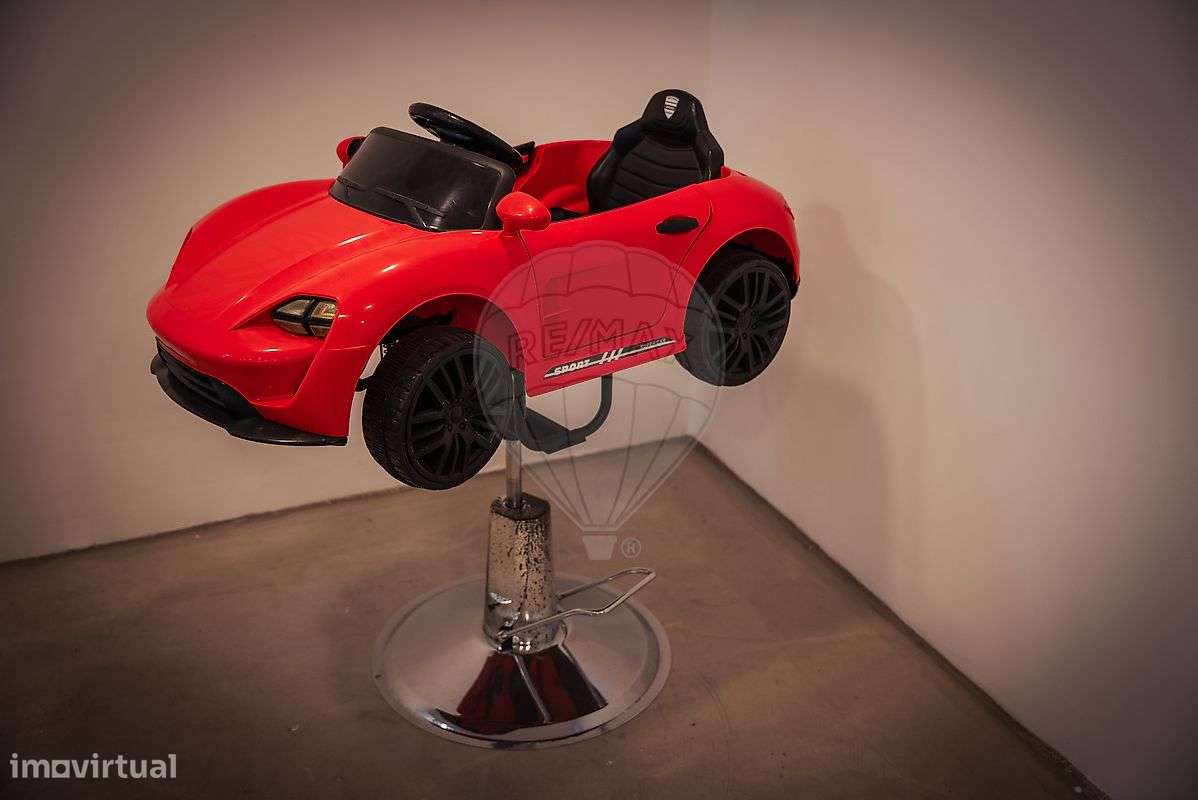 Trespasse de Barbearia em pleco centro de Braga-8