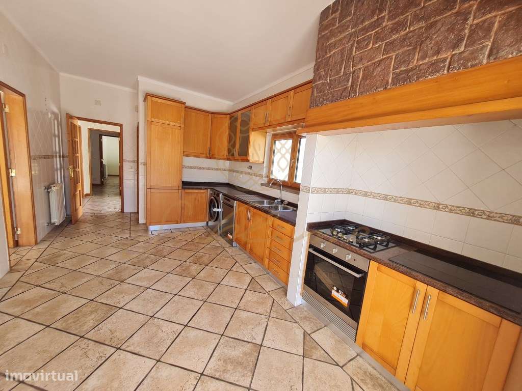 Moradia isolada V3+2 situada em Caixas, Sesimbra com Piscina-18