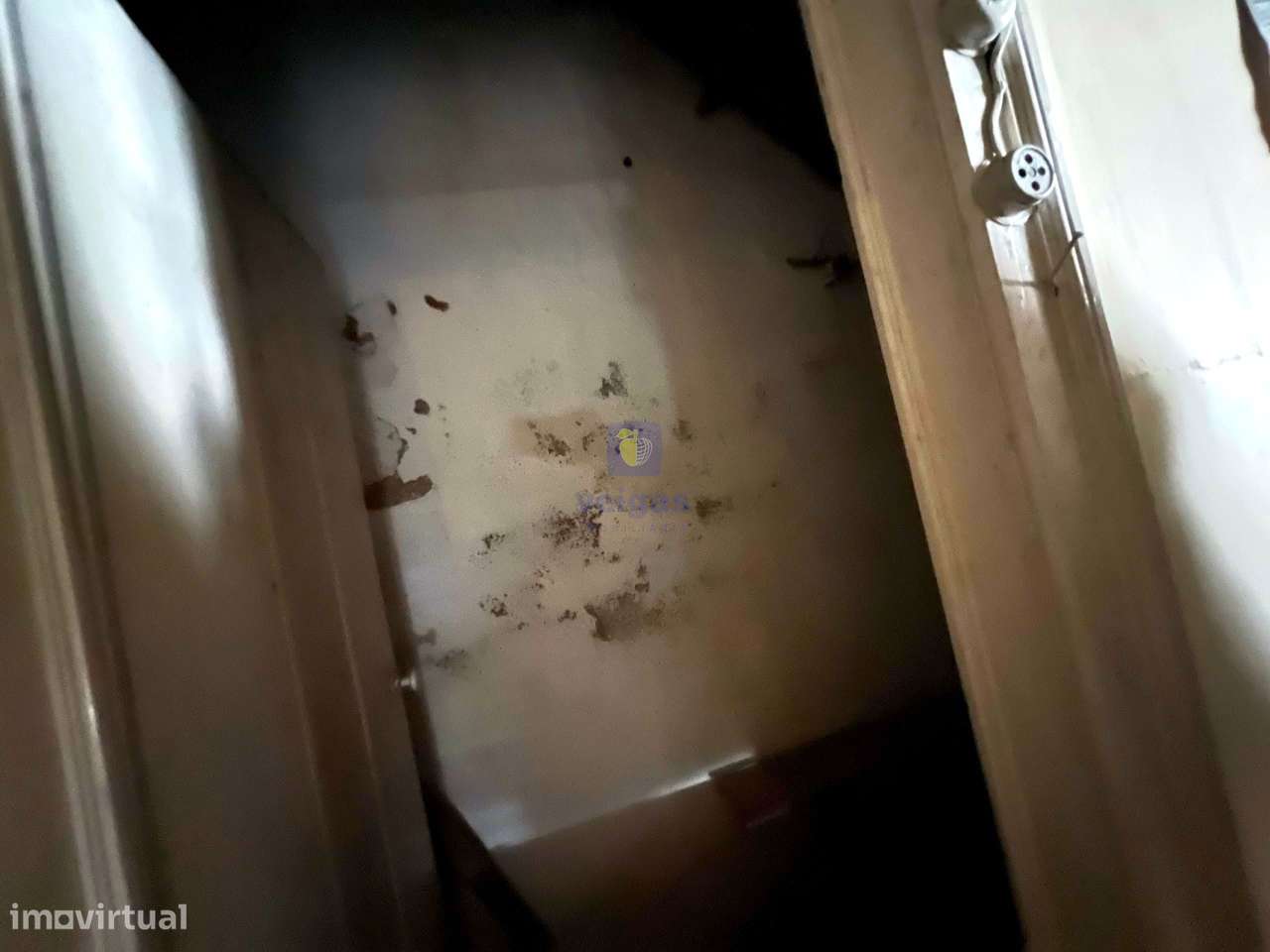 Baixa de Preço !!!! Villa para Recuperação na Labrujeira - Ventosa - A-41