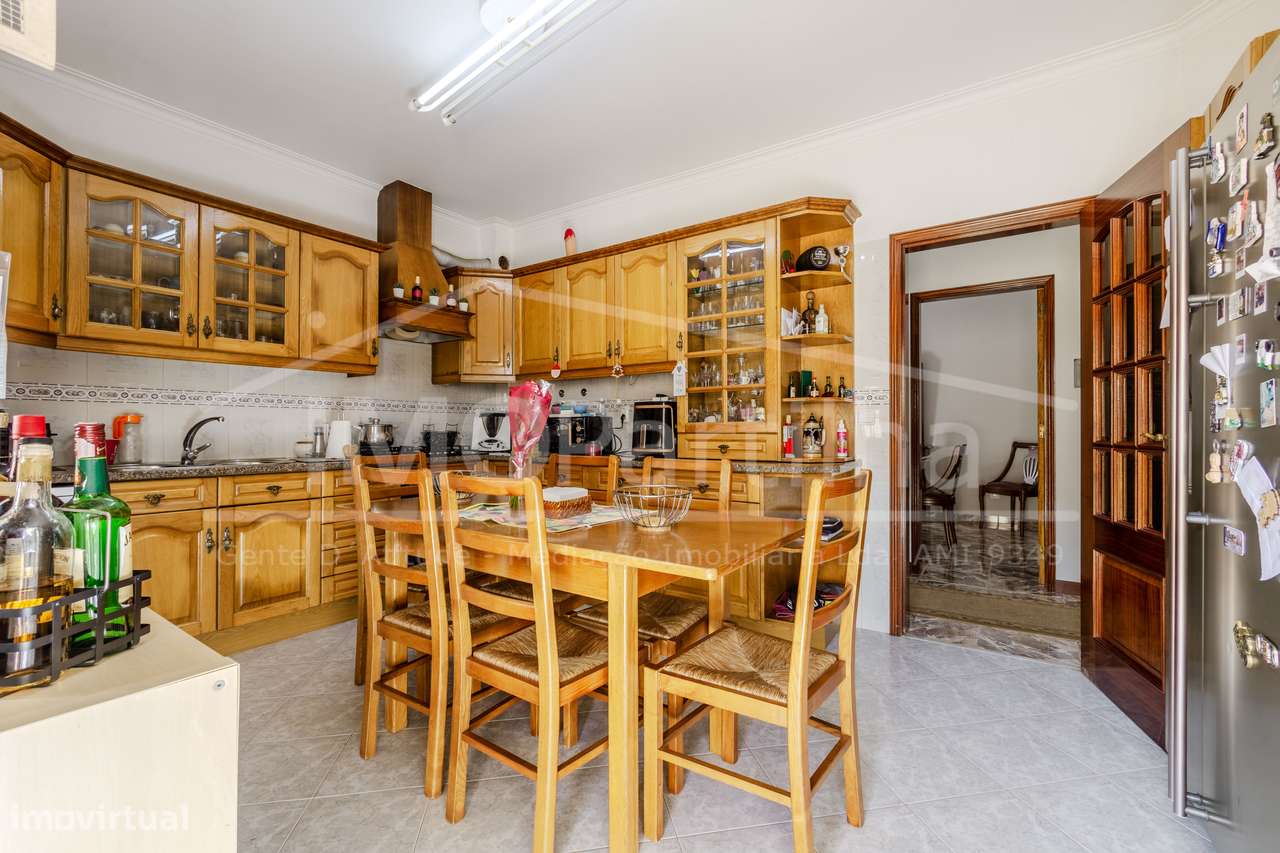 Moradia T5 Isolada com Potencial | 197 m² | São Domingos Rana-3