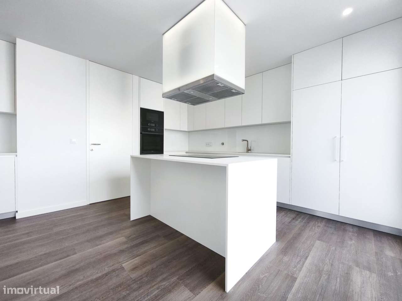 Apartamento T4 Novo (com Terraço e Centro Cidade)-9