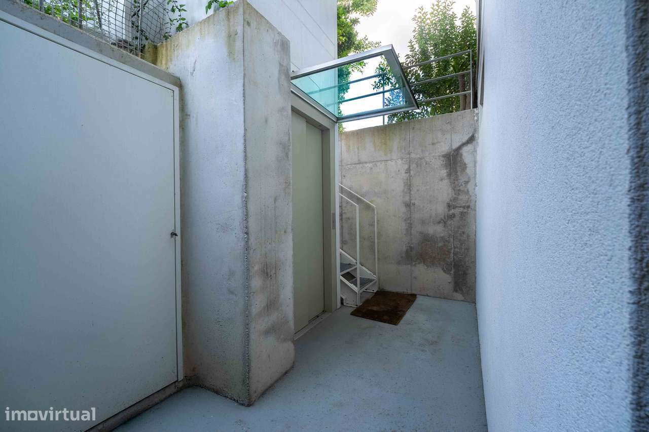 Moradia T3 com Jardim e Garagem em Guimarães-5