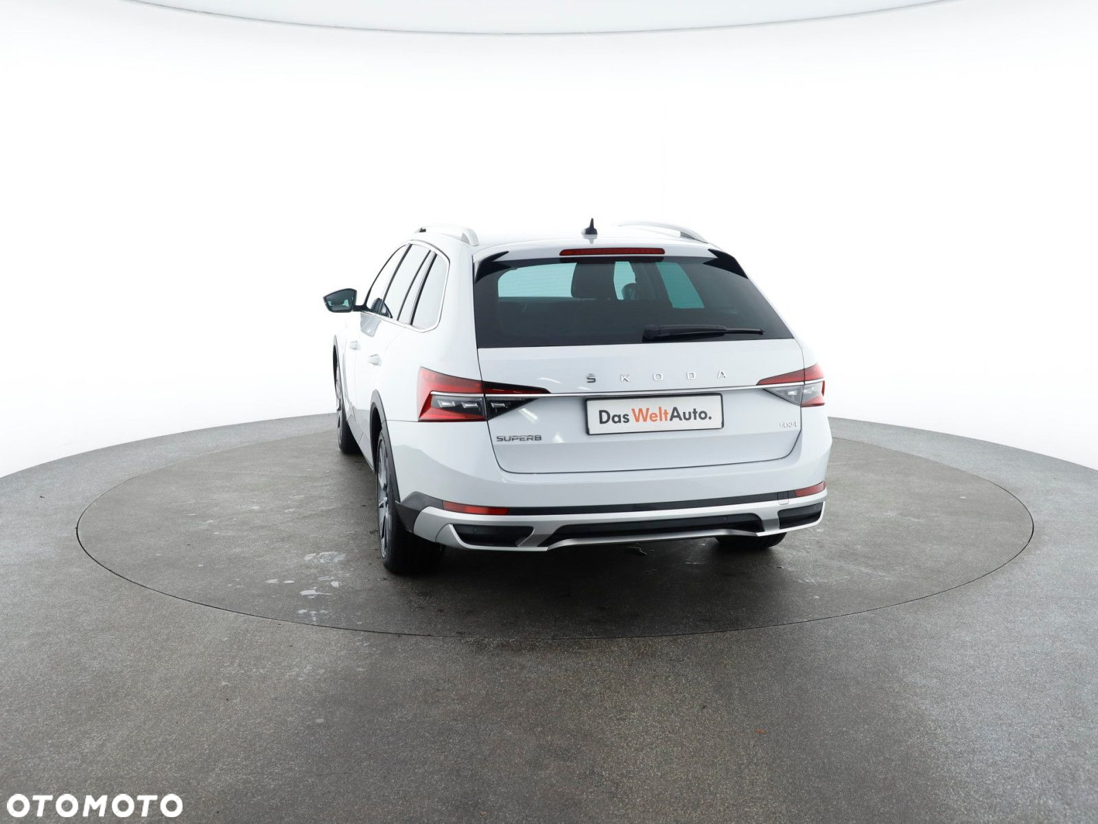 Skoda Superb 2.0 TDI SCR 4x4 Scout DSG - 16