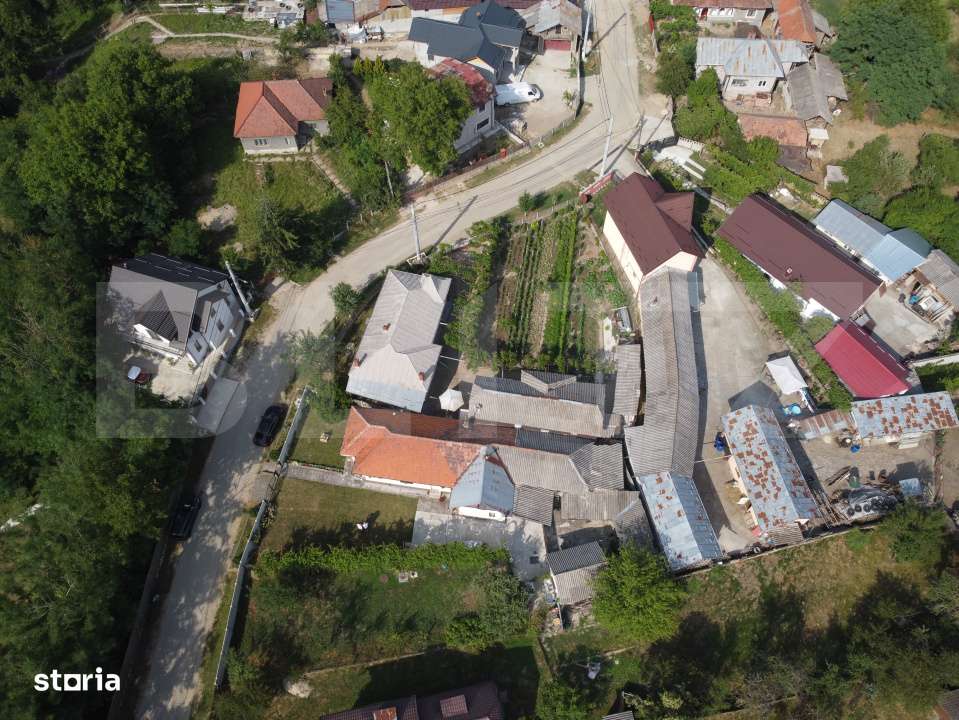 Casa de vacanta, de vanzare, cu 4 camere, 165 mp, zona Vulcana Pandele - Imagine principală: 4/14