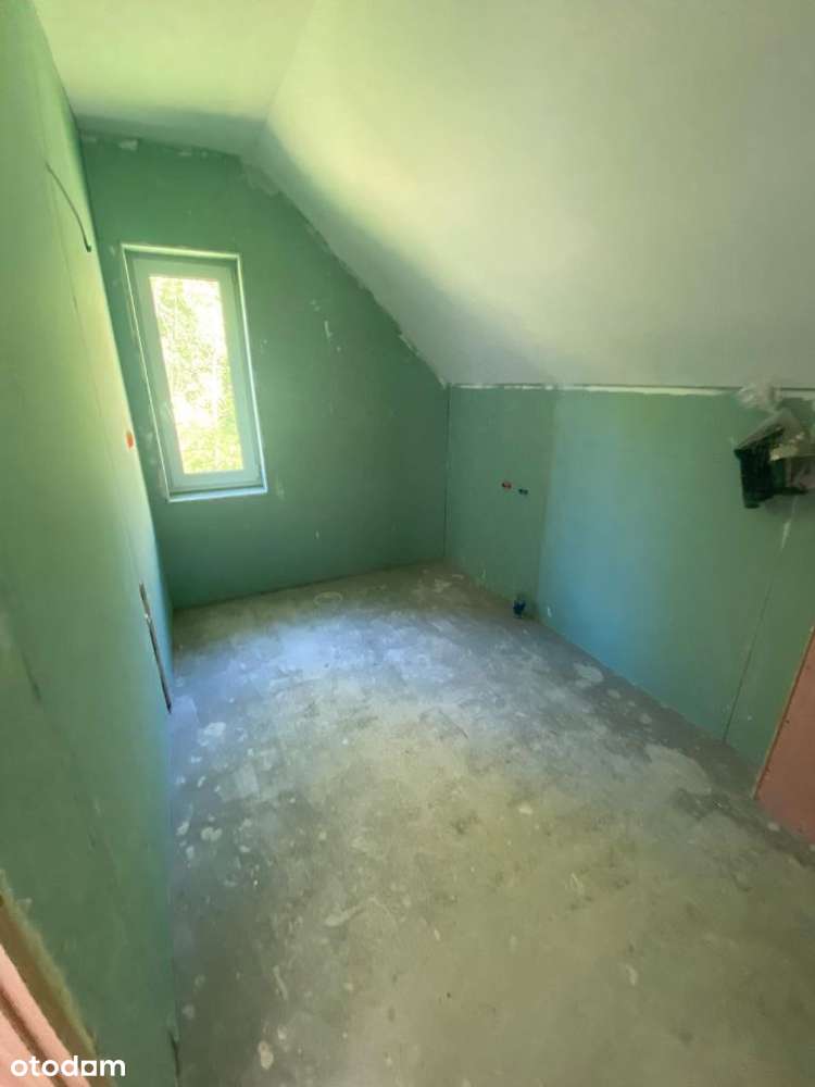 Nowy, przestronny dom w zielonej okolicy-17