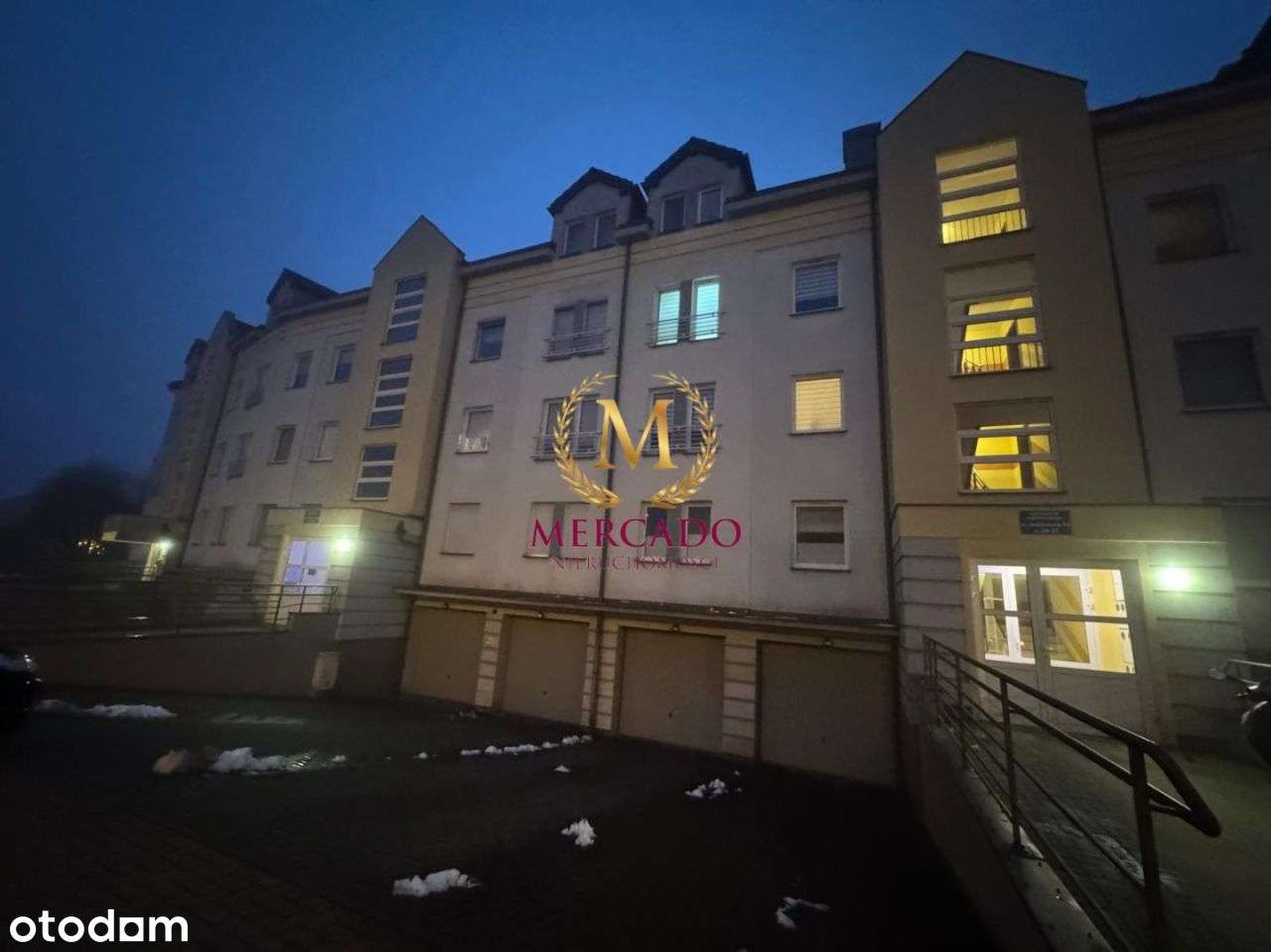 3-Pok. mieszkanie z klimą i komórkami lokatorskimi-15