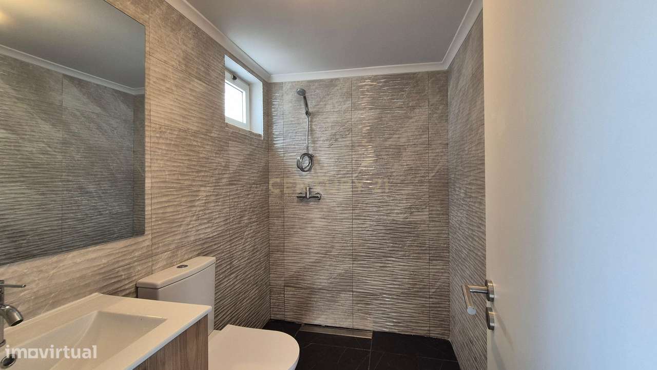 Terreno com anexo T0 perto da Lagoa de Albufeira — oportunidade única!-7