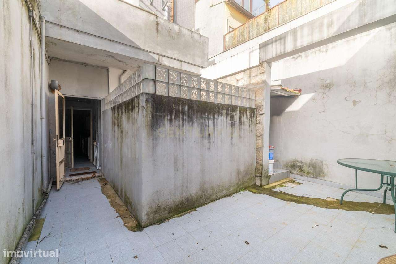 Prédio no Centro do Porto | Rua Conde de Vizela-24