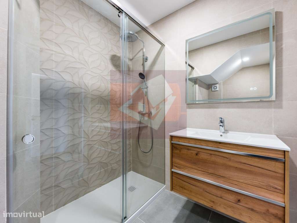 Apartamento T1+1 em Casal de Cambra-13