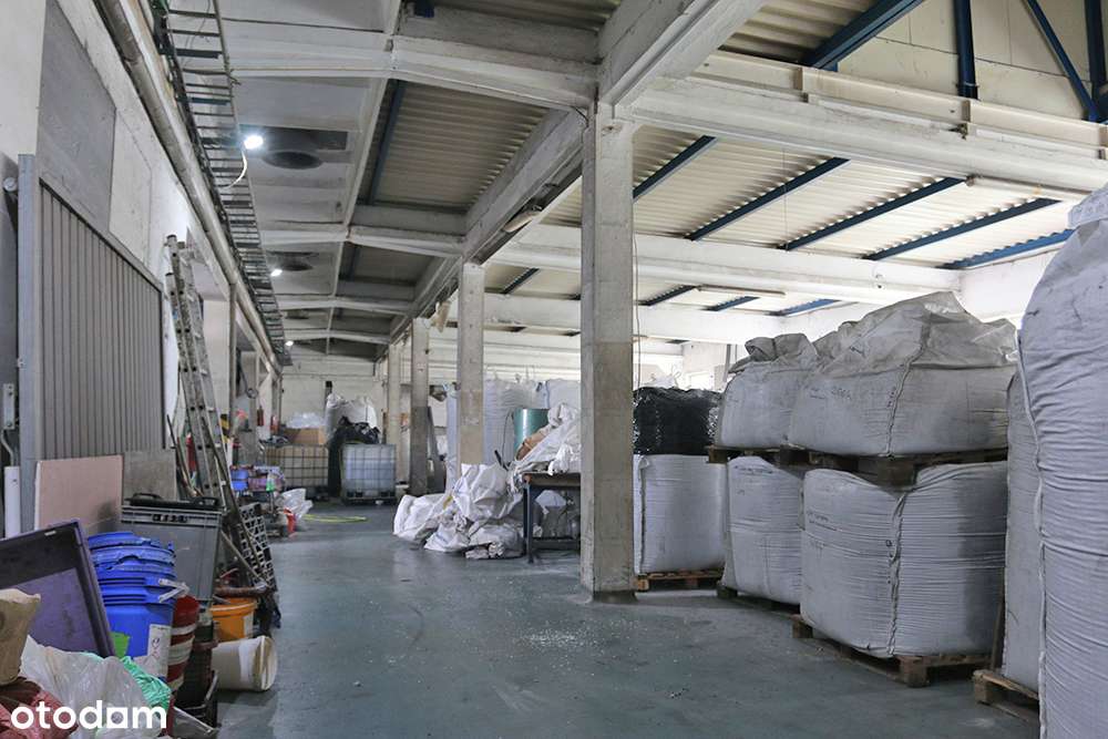 Hala 1220 m² z biurami i mediami – Chełmek-10