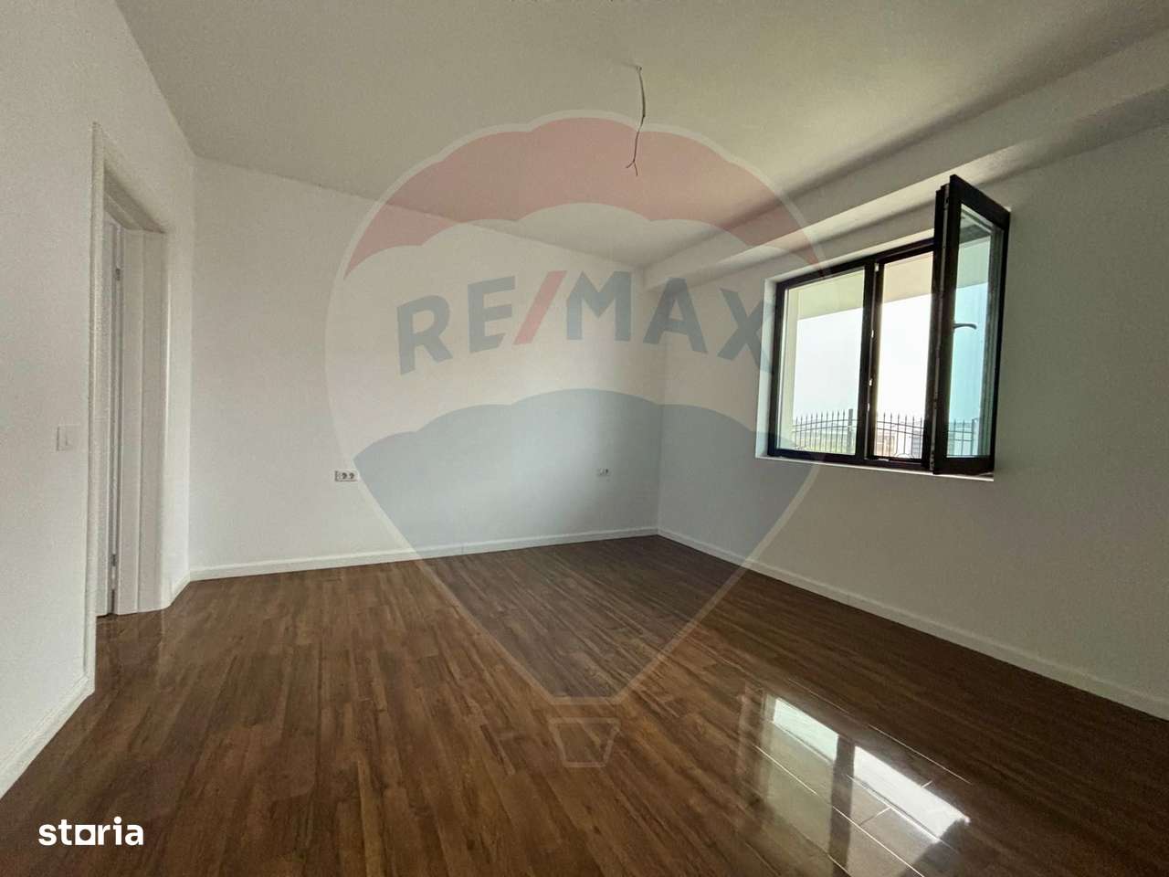 Buftea - Vilă nouă cu 5 camere, 3 băi, 141 mp utili, finisaje premium-8