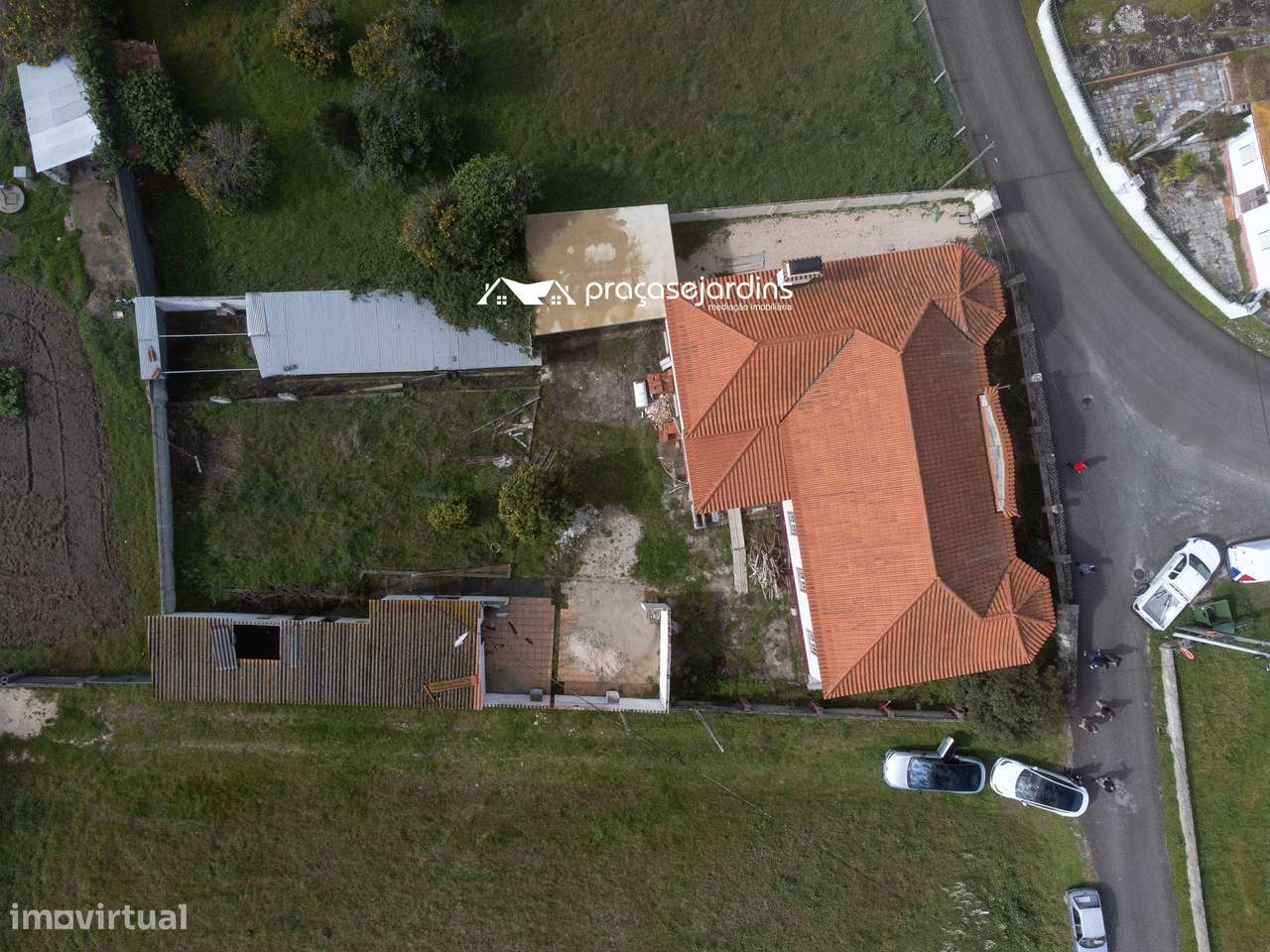 Moradia T3 com História, Conforto Moderno e Proximidade à Praia-36