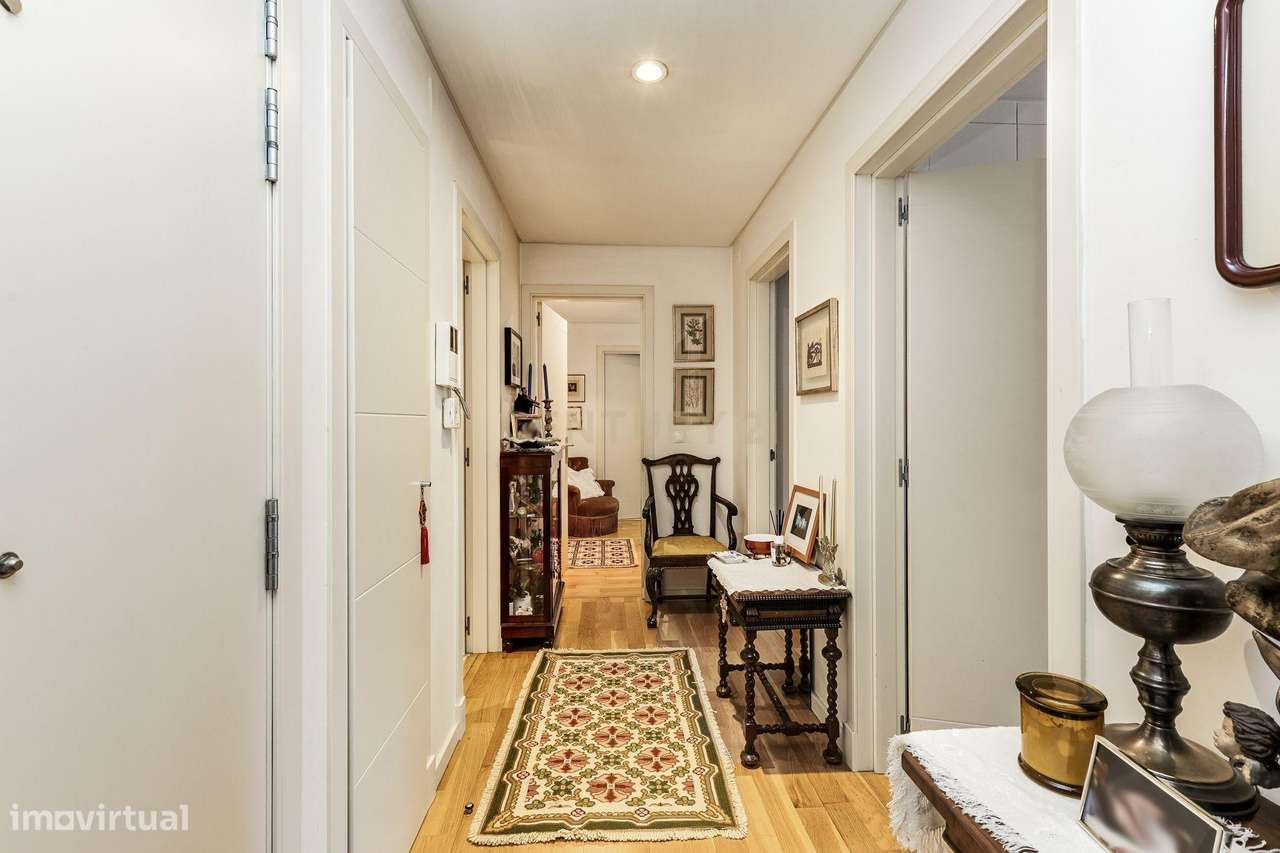 T2 com 120 m2 e Garagem - Alto dos Moinhos - Grande imagem: 5/27