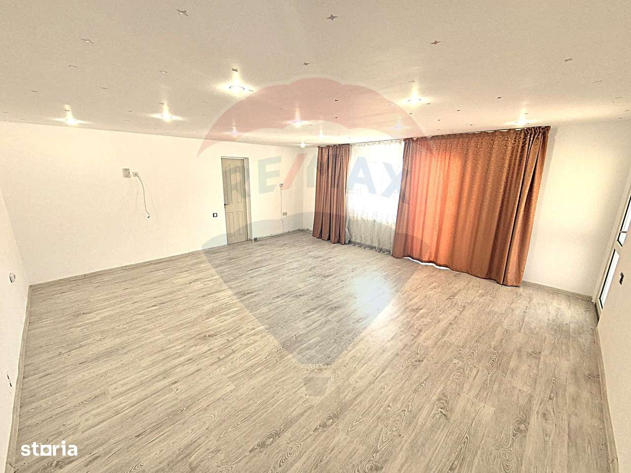 Casă / Vilă de vanzare in Serbanesti-3