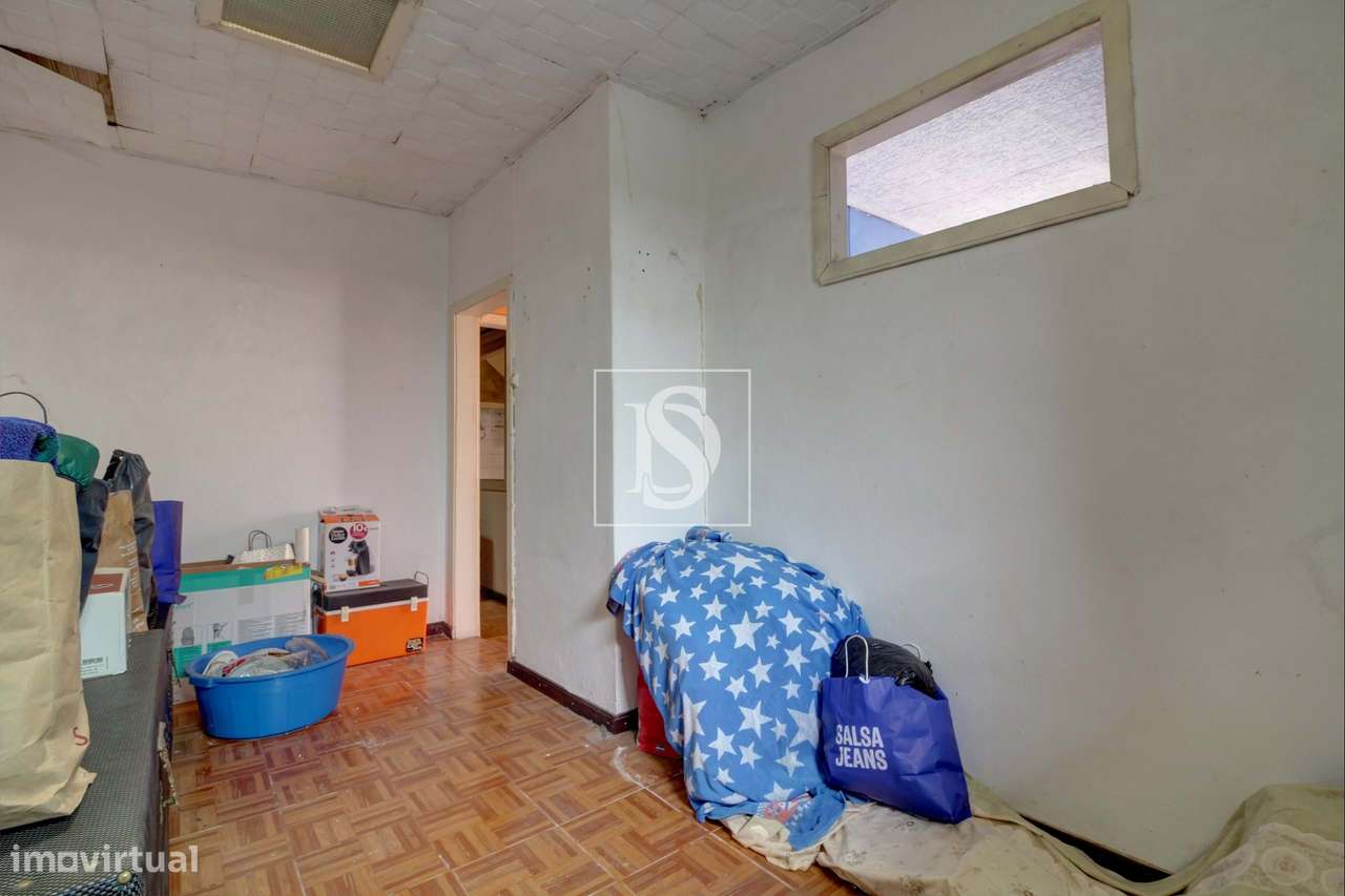 Moradia T2 para Reabilitação- Pedrouços-13