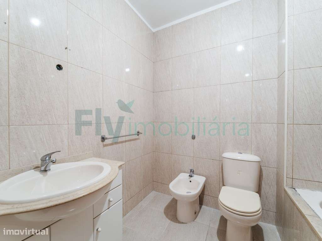 Excelente Apartamento T4 com Suite e Lugar de Garagem para 2 Carros-21