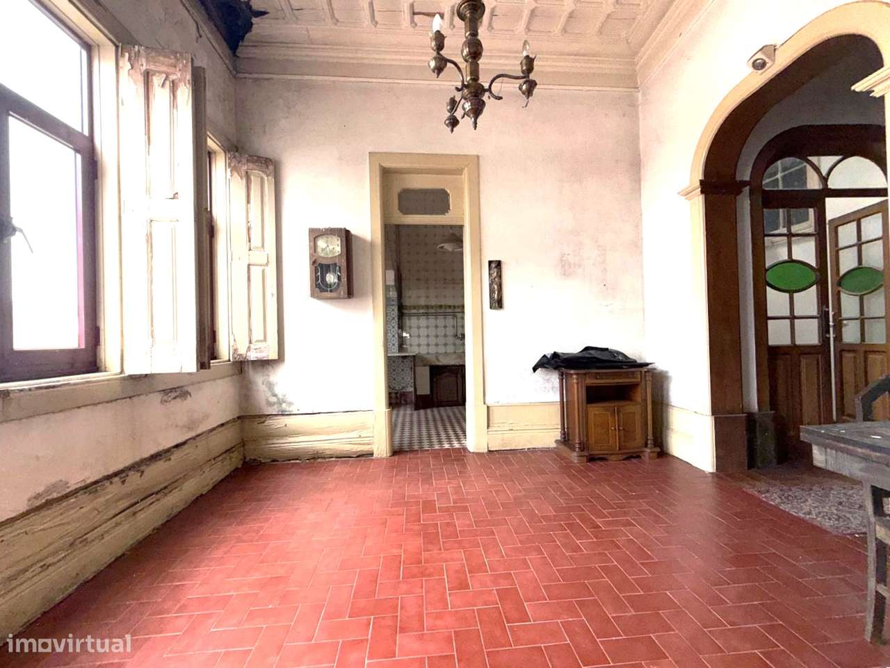 Moradia de Traça Apalaçada com Lojas  no Centro Histórico de Ovar-29