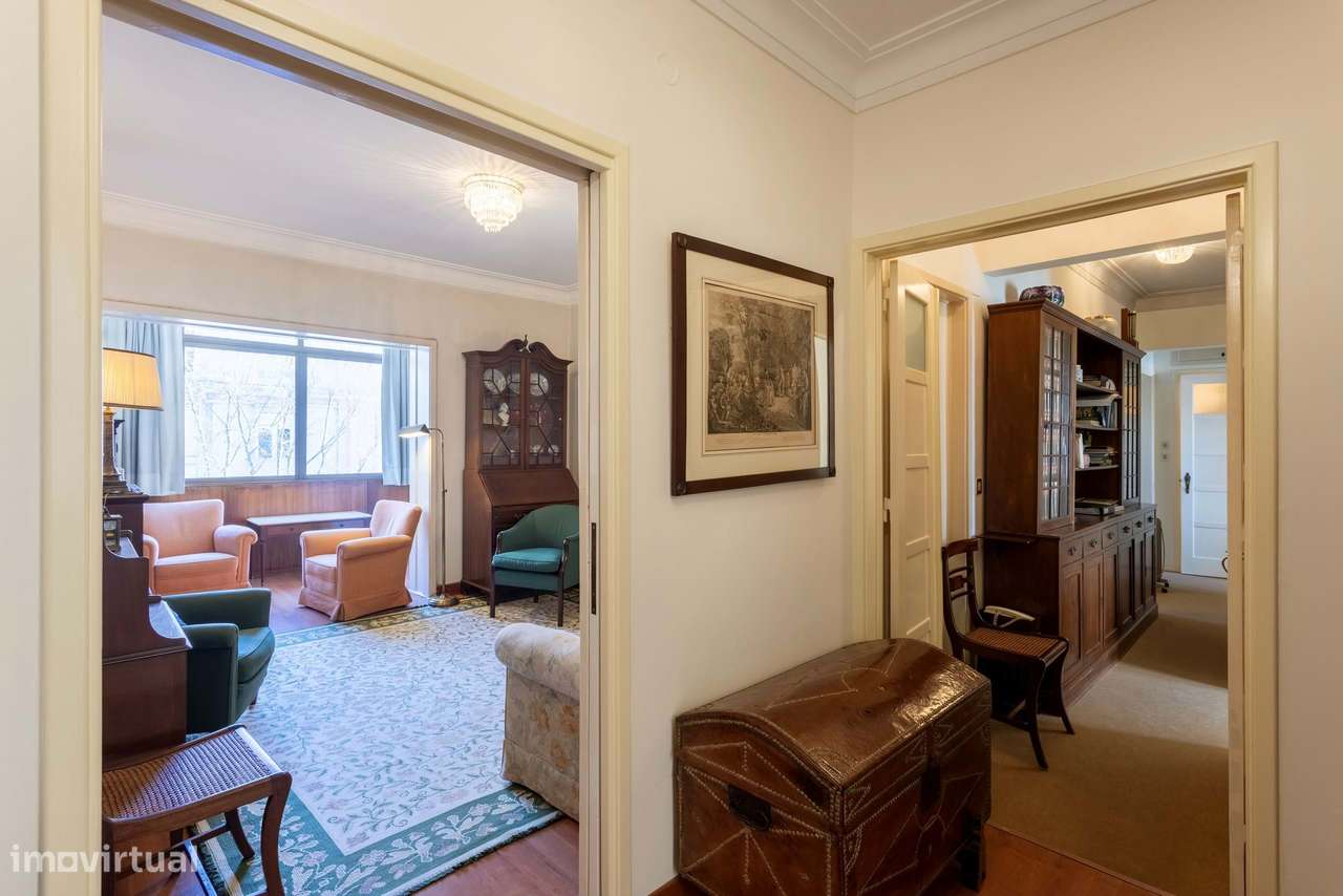 Apartamento T5 com garagem e arrecadação na Estrela, Lisboa - Grande imagem: 3/22