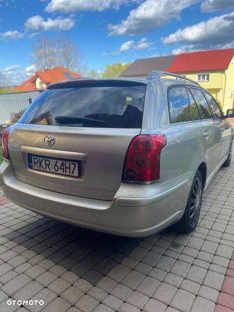 Toyota Avensis 2.0 D-4D Sol - 11