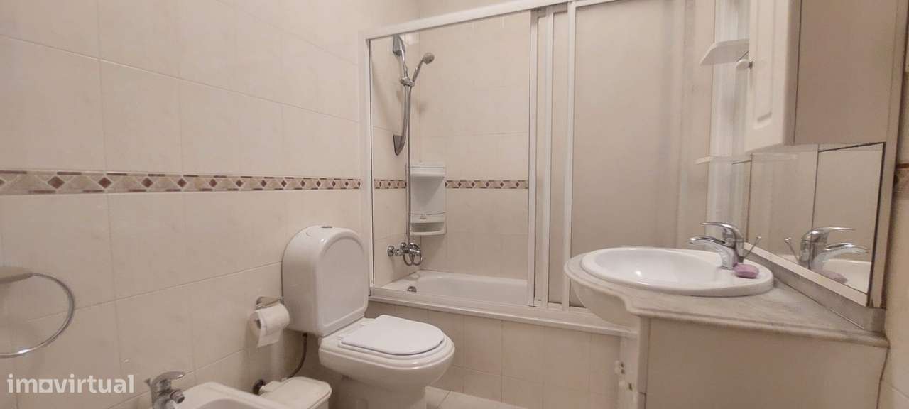 APARTAMENTO T2 - CARVALHAL-11