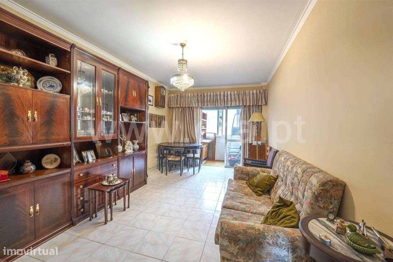 Apartamento T2; Laranjeiro-0