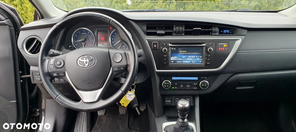 Toyota Auris 1.6 Premium - 13