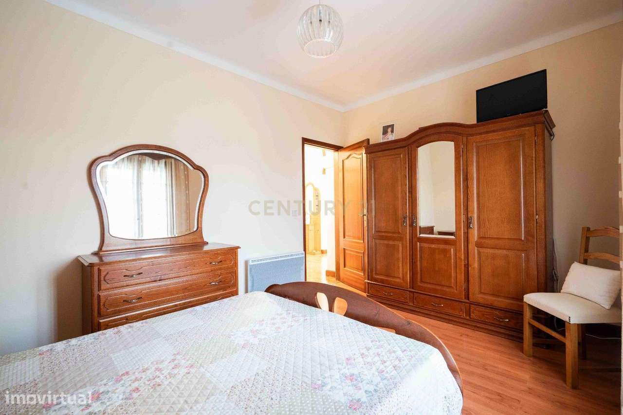 Vende-se Moradia T4 na Póvoa da Abraveia – Vila Nova de Poiares-6