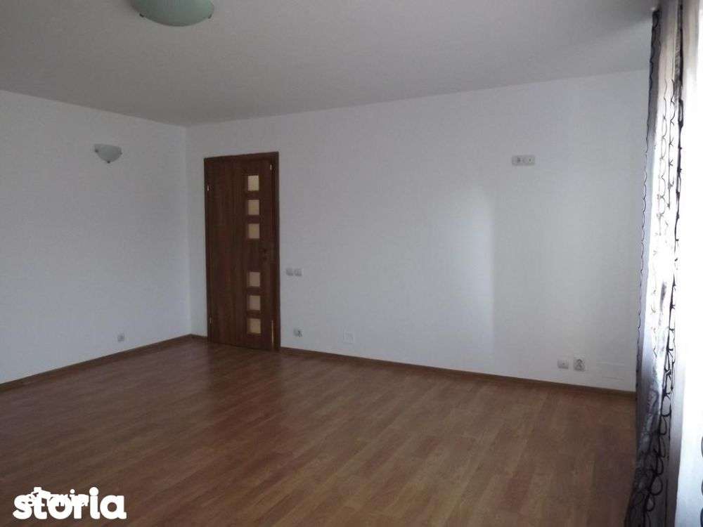 Casa P+1+M. 6 cam, Util 178mp. Teren 251mp - Imagine principală: 2/20