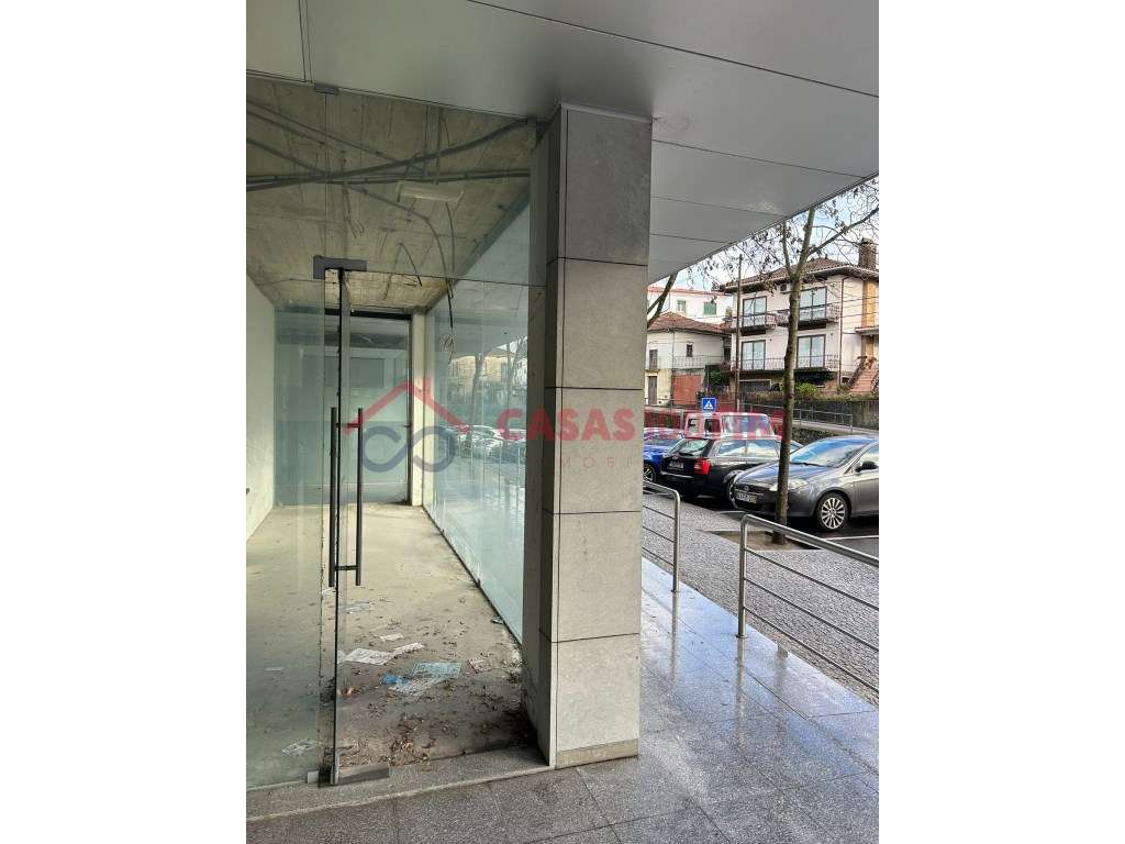 Loja para comércio no centro de Vale de Cambra - Grande imagem: 2/40