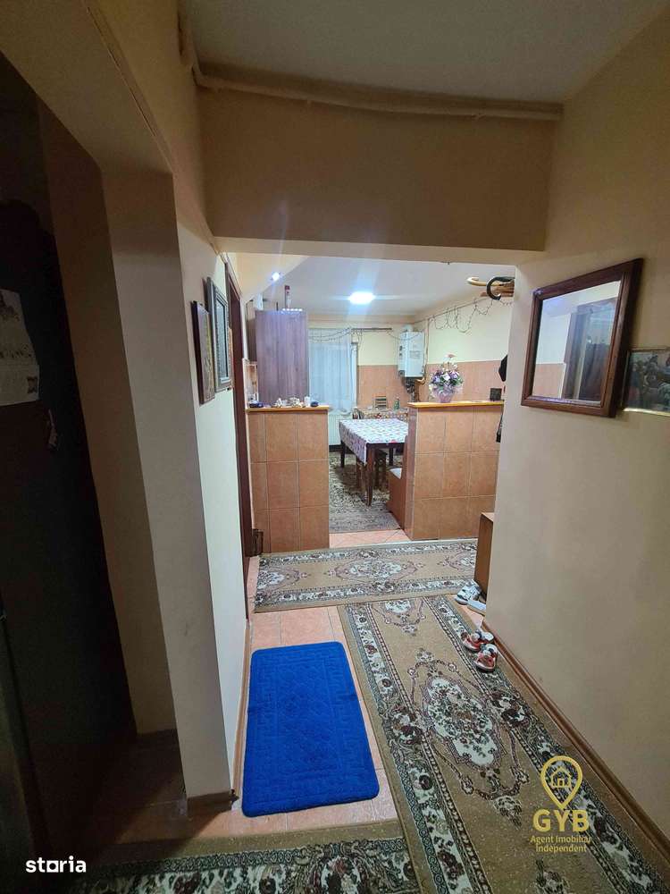 Apartament spatios cu 4 camere, zona Penny,  Marghita-2