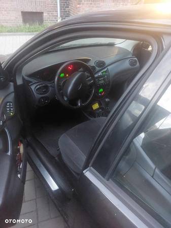 Ford Focus 1.8 TDCi Ghia - 6