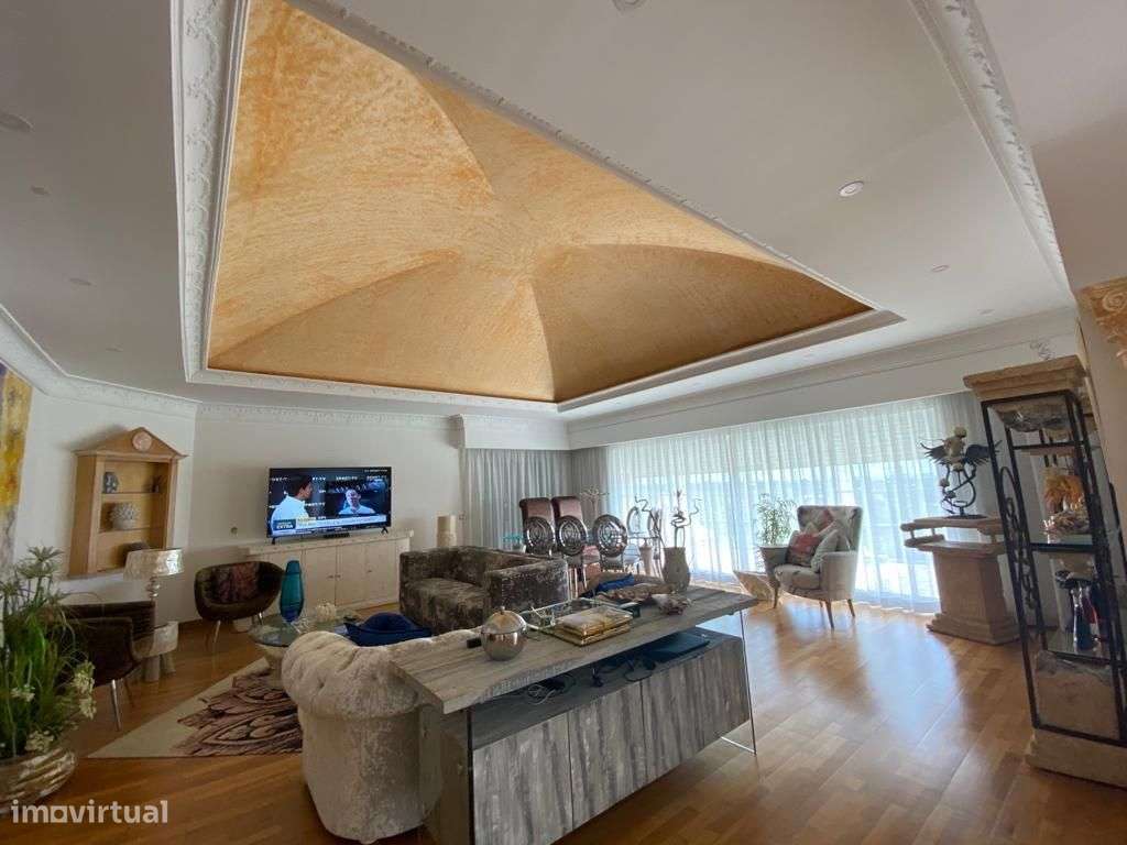 Magnífica Quinta V8 com piscina e deslumbrante vista mar. Localizada-21